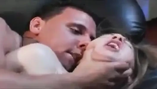 Cindy Sterling раздвигает их