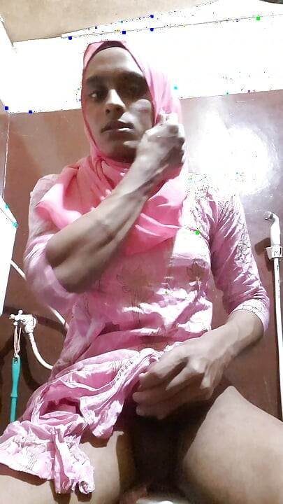 Desi hijabi sissy crossdresser girl masterbation