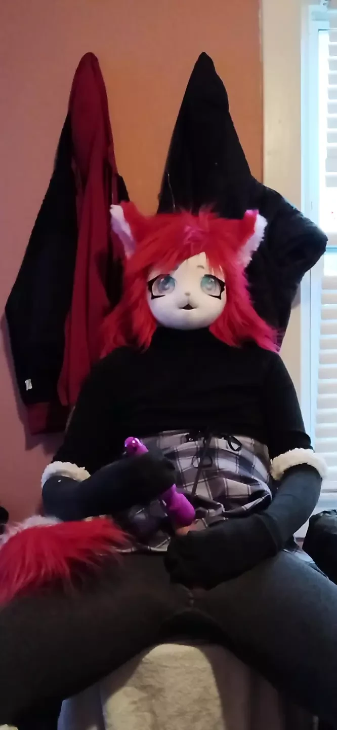 Candy Cane vibes and cums in her cutest outfit yet