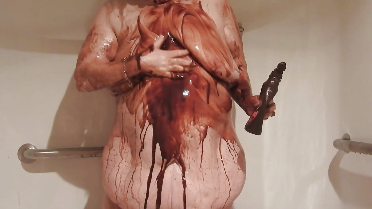 bbwchocolate mleko niechlujstwa grać, a następnie umyć to wszystko do czysta!