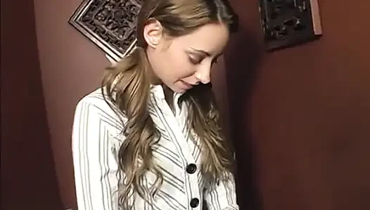 Güzel hatun duvar deliği itirafları kabininde yüzüne boşaltılıyor