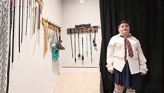 Guru nakal ini didominasi sama dua kontol besar bagian 1