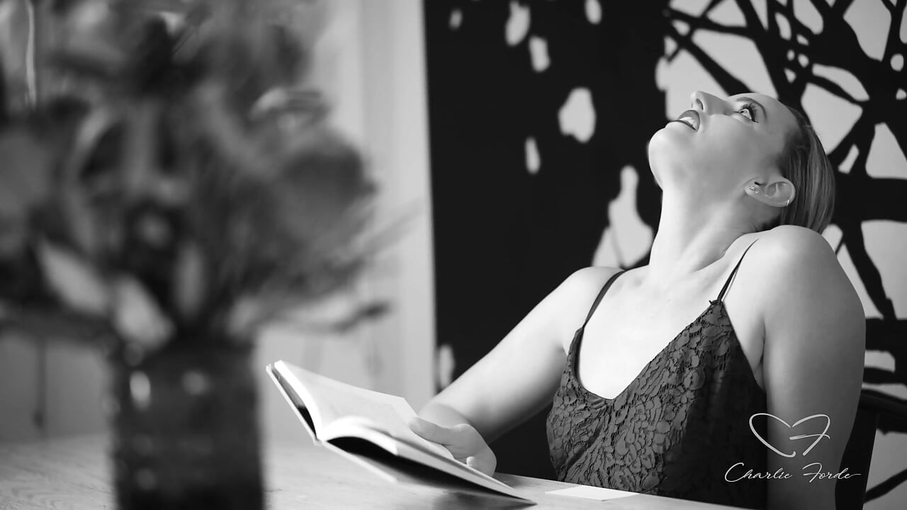 Ode to Hysterical Literature Featuring Charlie Forde, Amber Moore