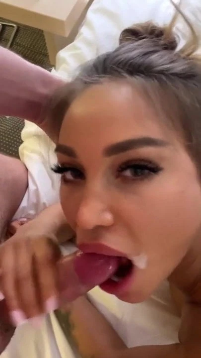Blond Sucking dick and cum in mouth