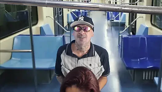 Dikkat! Bu, otobüsteki kızlara arkadan giriyor!!