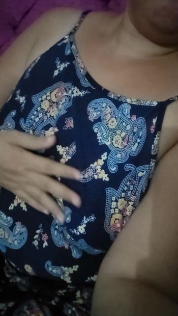 I am alone and I want to play with the big cock, I am very hot and wet