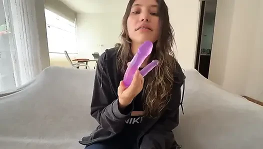 She Likes to Fuck Her Ass