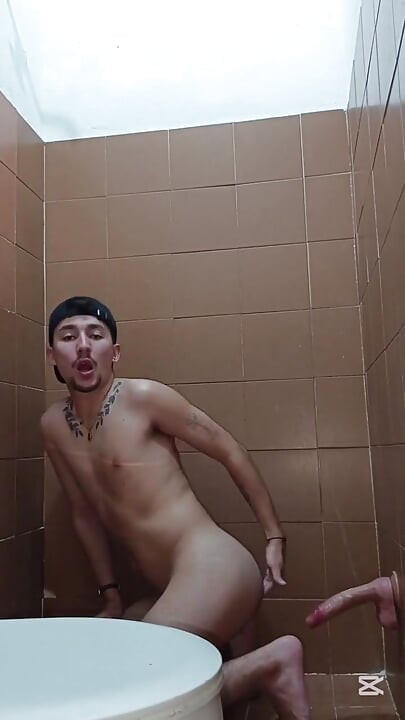 Sitting on the Dildo Until Orgasm Without Using Hands