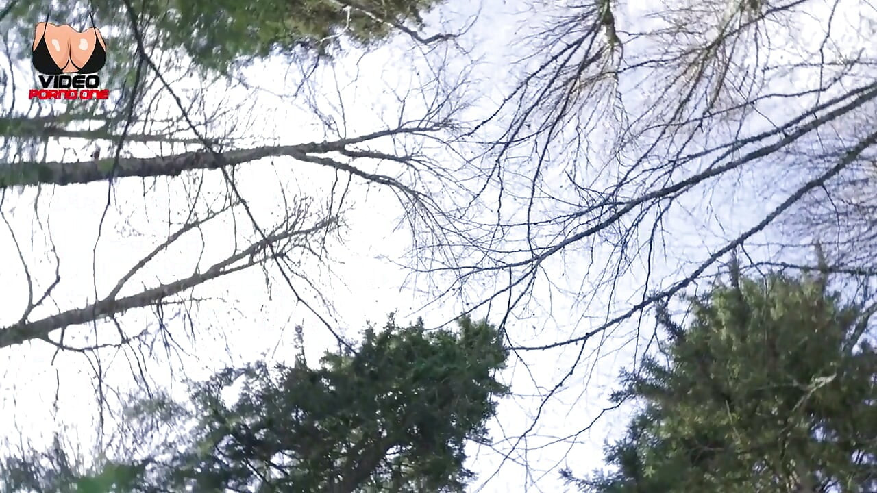 This Couple Has a Good Fuck Outdoors in the Snow!