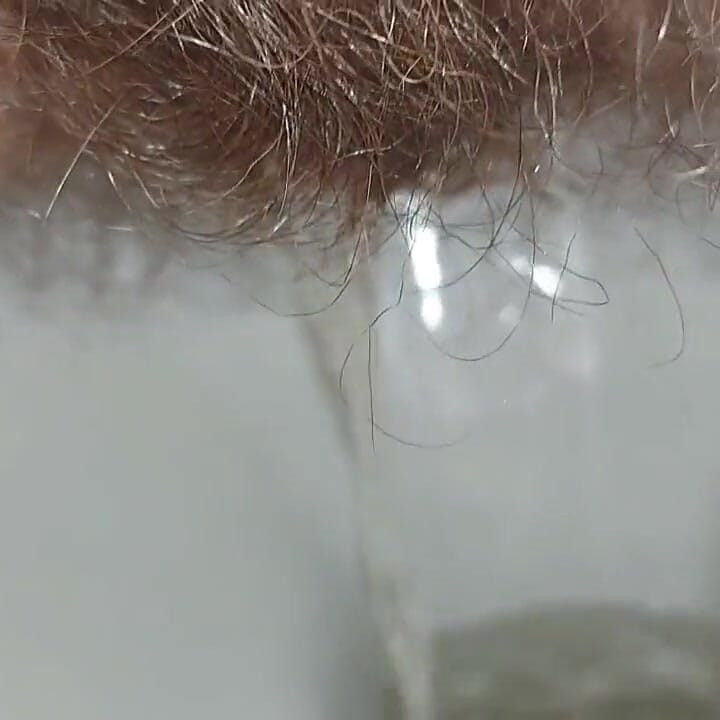 Bist du durst? Ich kann auf dich pissen