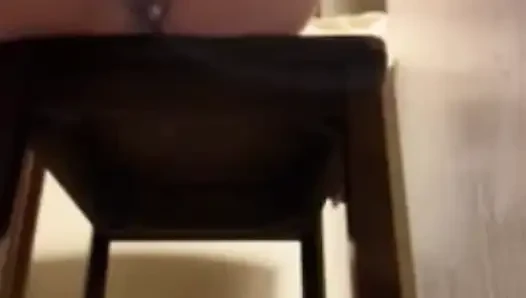 Anal tıkacı sikiyor