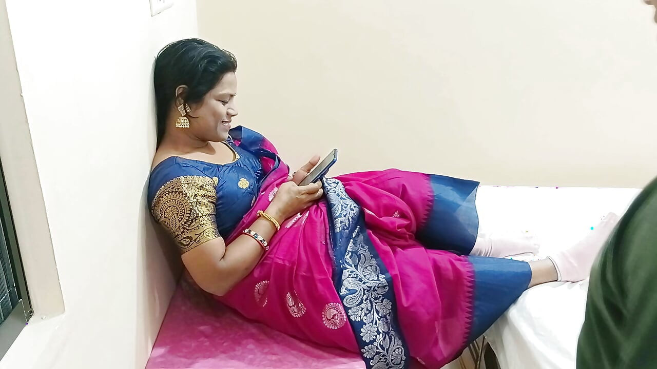 Indiancă proaspăt căsătorită bhabi suge pula și face sex dur cu iubitul - Masti complet sexy Xvideo