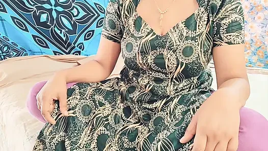Gadis Imut Bangladesh dengan bibir merah berair menjilati dan mengisap kontol bos dan menikmati bercinta dalam misionaris.