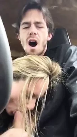 Blonde suck cock in a car
