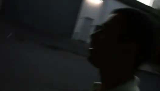 Kız erkeğini aldatıyor