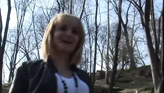Big cock sucking in the park