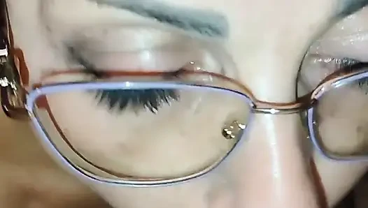 Harika sakso, ağza ve yüze boşalma
