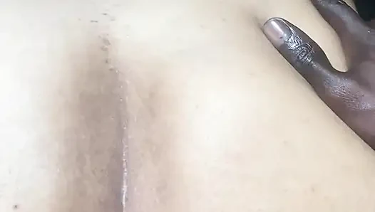 Pantat bahenol cewek semok ini dientot habis-habisan sama kontol besar pria kulit hitam sampai dicrot di pipinya