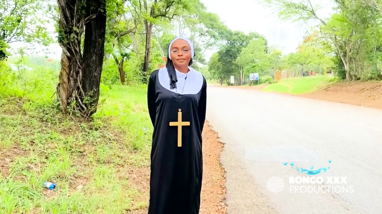 我操了这个饥渴的修女, 虽然所有修女都是处女