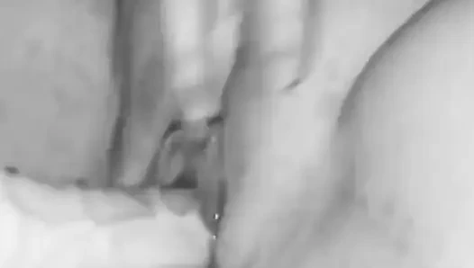 Beni dildoyla sikiyor