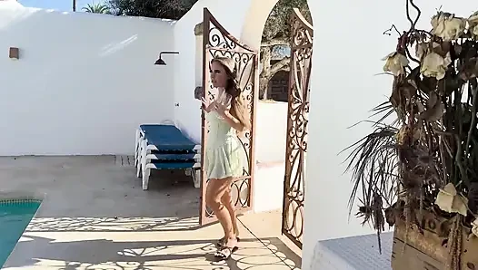 Parti şakası tuzak bağlı, ağzı tıkalı ve havuzda döl kaplı (hd)