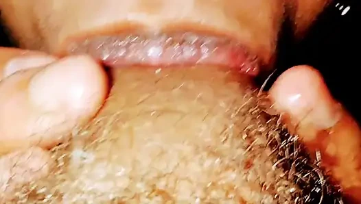 Özensiz meyve yiyici!!