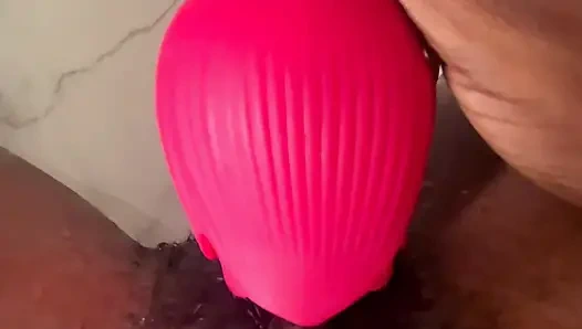 Первый раз сквиртует