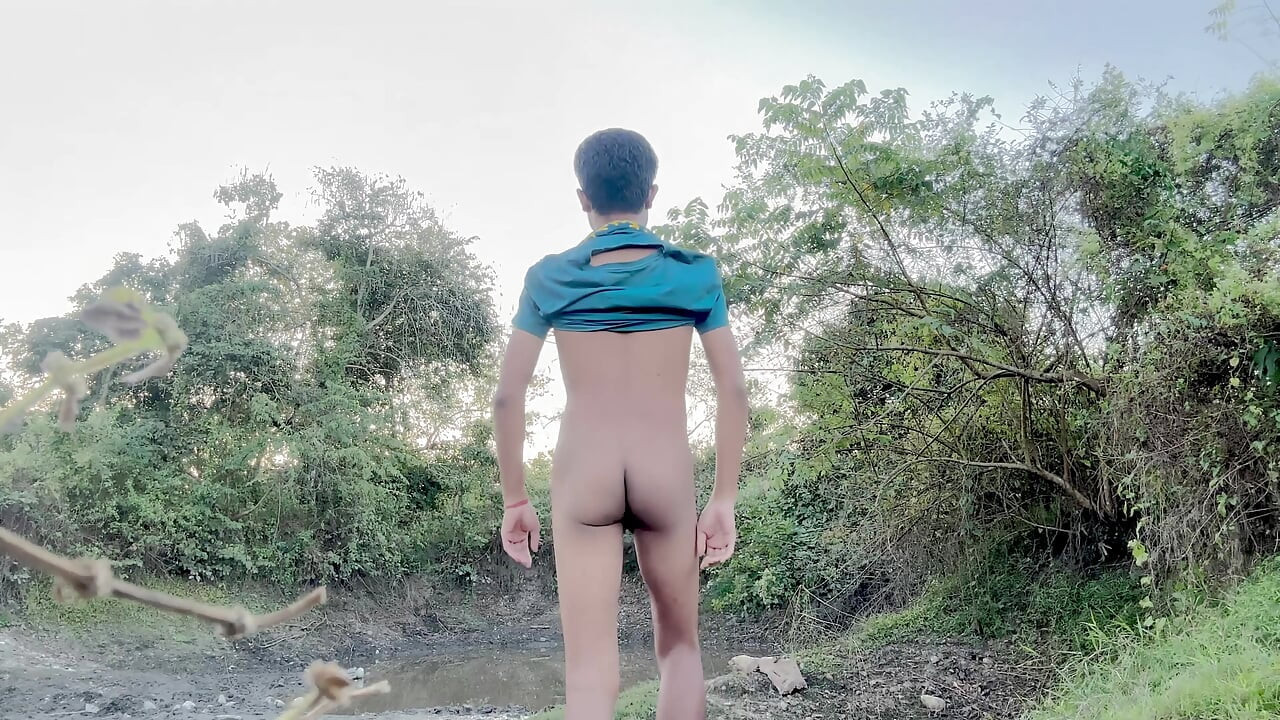 Desi boy getting full nude and doing handjob in public place