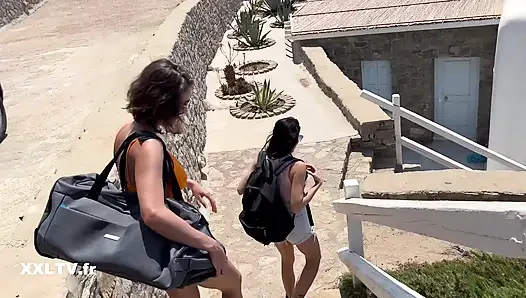 Gairah di bawah sinar matahari Mykonos
