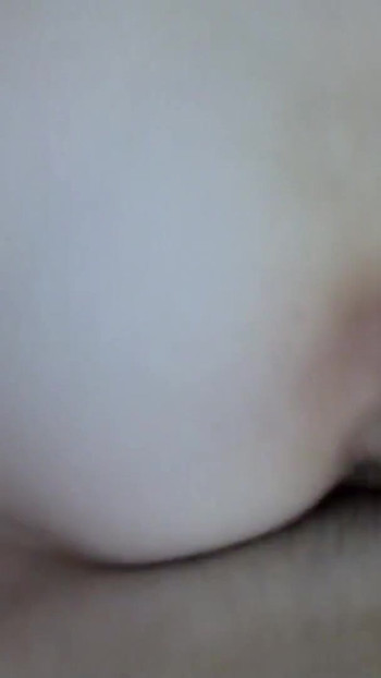 Izgalmas pillanat a "Slim Japanese GILF Mature at uncensored Old Young Amateur POV Creampie Fuck" című filmből