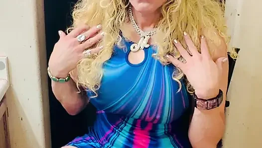 Goddess Marilyn Getting Ready Smoking Fetish Tease
