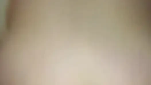 Meine Kleine Schlampe Sitzt Mit Ihrem Rosa Hintern Herum