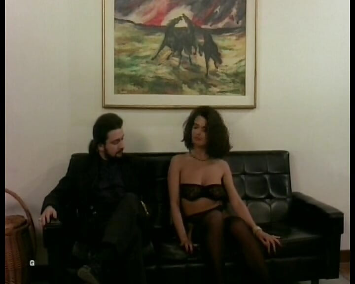 Bu Alman sürtükler dolu paketleyiciyi memnun etmek için sabırsızlanıyor