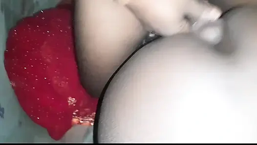 Hintli evli kadının götünü sikiyor