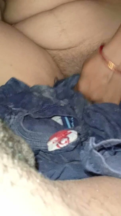 desi bhabhi ne squirt se devar ko nehla diya chudai ke waqt Hindi HD video sex | Clip 2