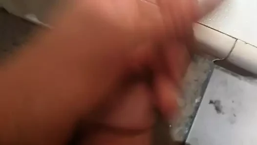Je lâche mon éjac au travail