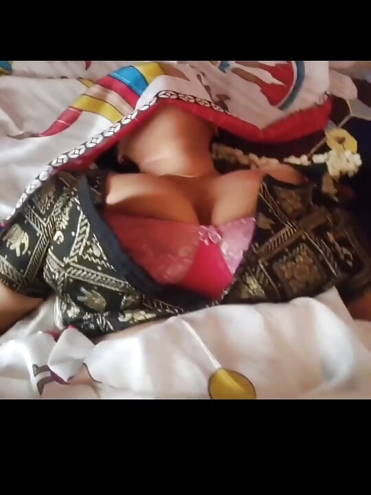 Compilație cu futai cu vedere la persoana 1 - compilație cu mătușa sexy Desi în sari