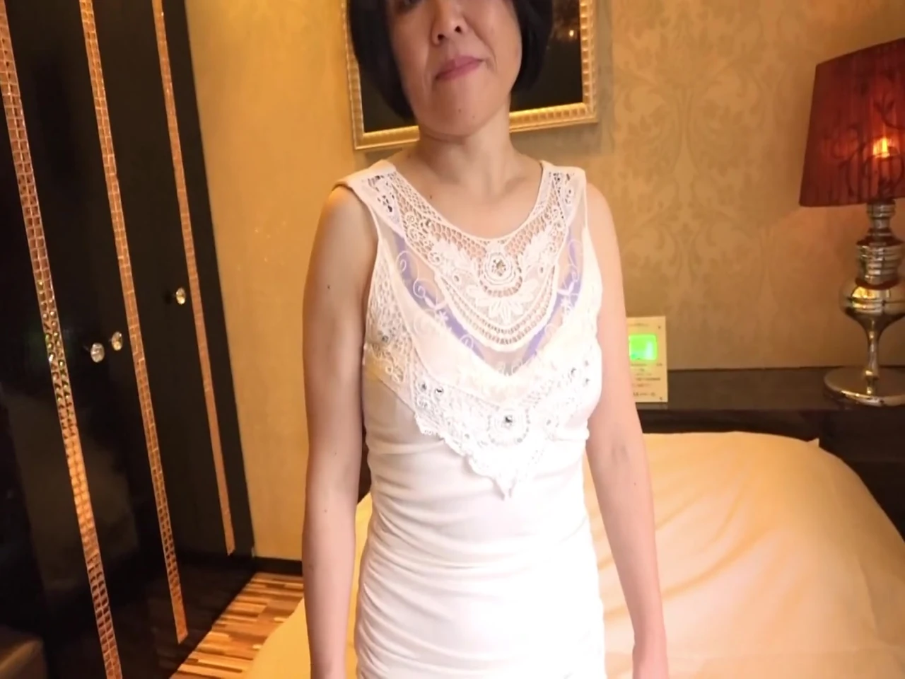 [first Shot, Innocent Mature Woman in Debt Divorce, Haruka 46 Years Old]