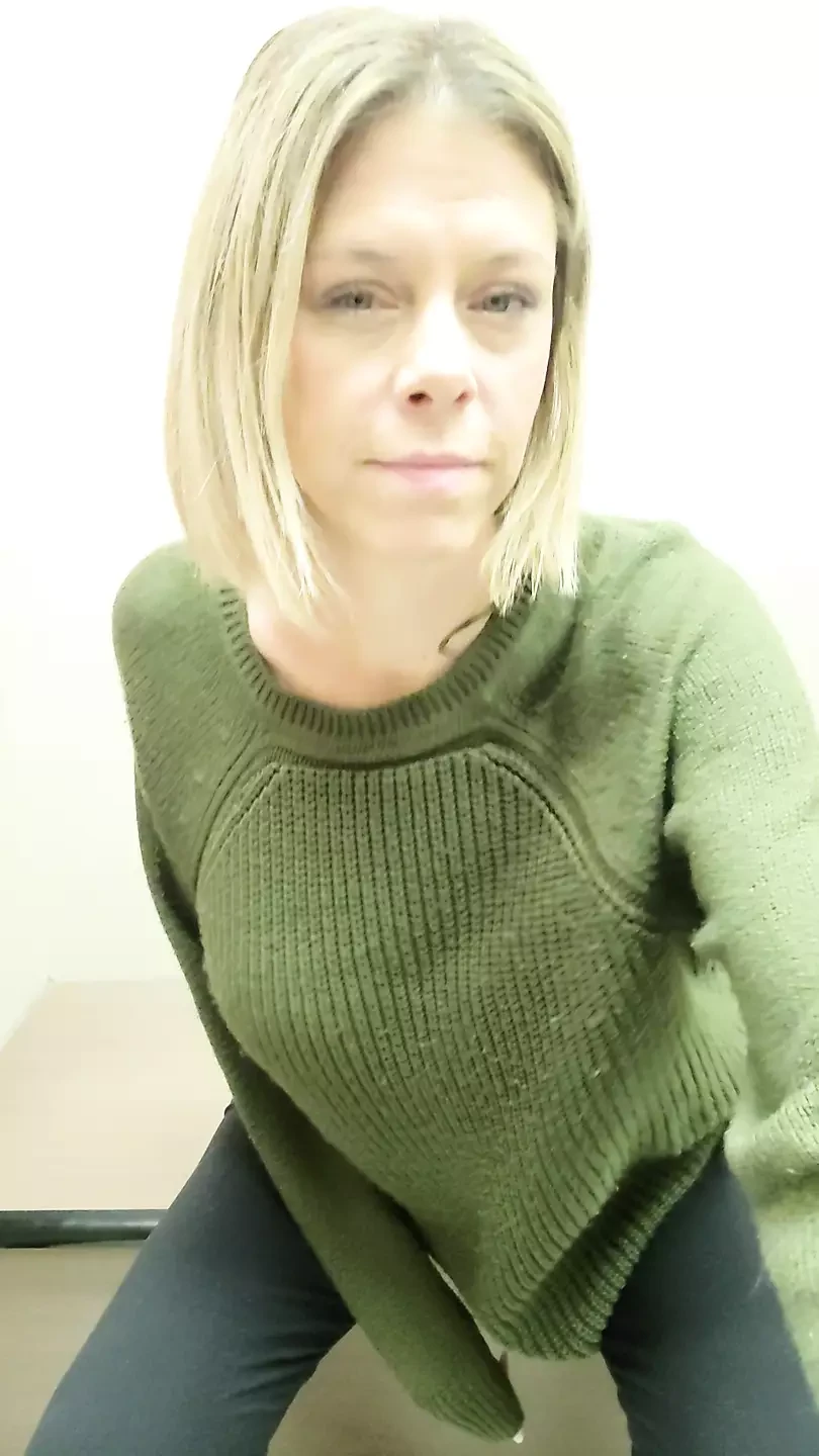 Cravingcleavage public change room