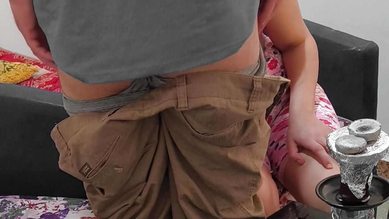 حفلة عيد الميلاد مع فتاة عربية جميلة