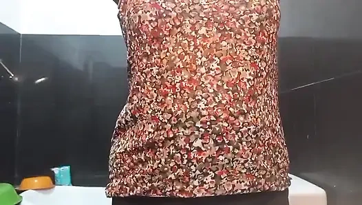 Mia z si cewek mungil india lagi asik masturbasi di luar ruangan sambil mendaki