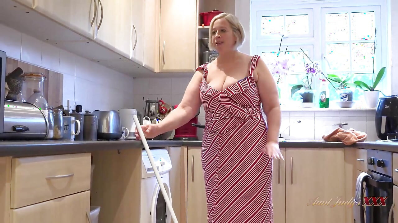 Your BBW Stepmom Star Sucks Your Cock in the Kitchen (POV)