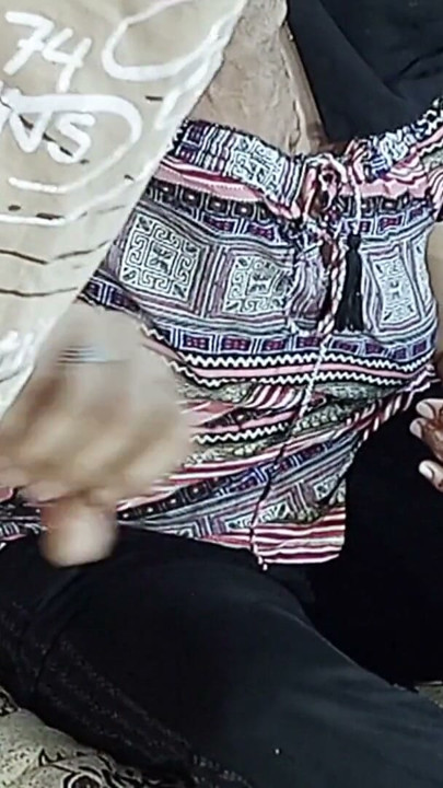 really indian hot wife wearing arabic hijab on live webcam plays with husband s big cock | Clip 1