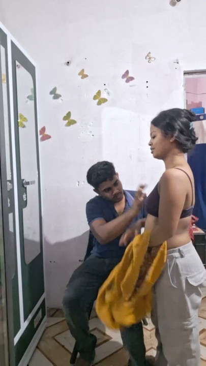 Delivery boy with Indian Beautiful Wife Fu.cking hot | Clip 1