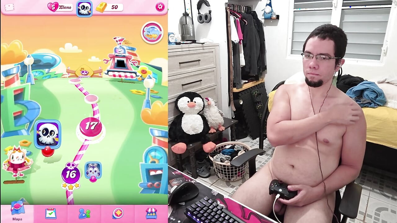 कामुक नग्न आदमी कैंडी क्रश सागा खेलता है #3