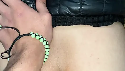 Arabische amateur-algerische stiefschwester bekommt einen großen schwanz und creampie ihre offene muschi