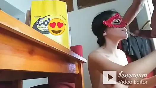Anal und halsfick für einen job, ich werde alles tun
