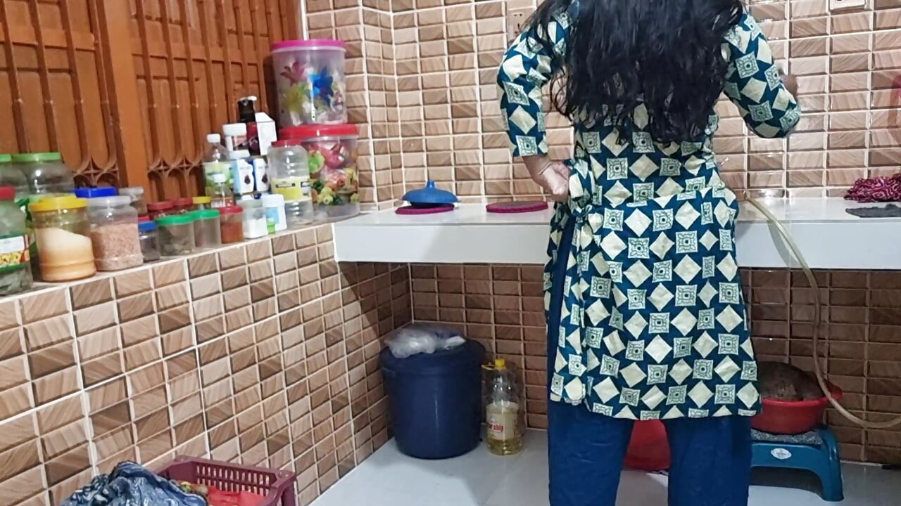 Bangla-stemme anal nærbildevideo. Ny anal video i deshi kone
