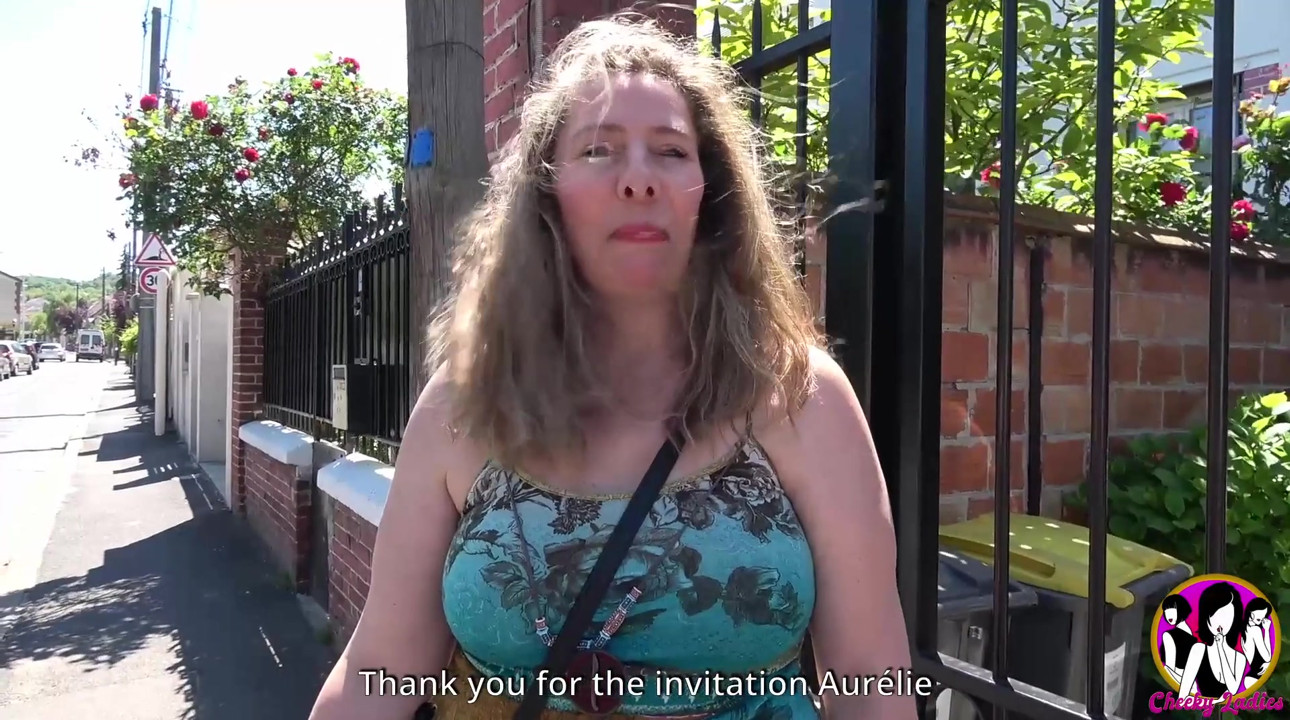 巨乳ぽっちゃり熟女がお尻でハードに犯される