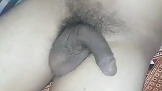Indischer Junge masturbiert